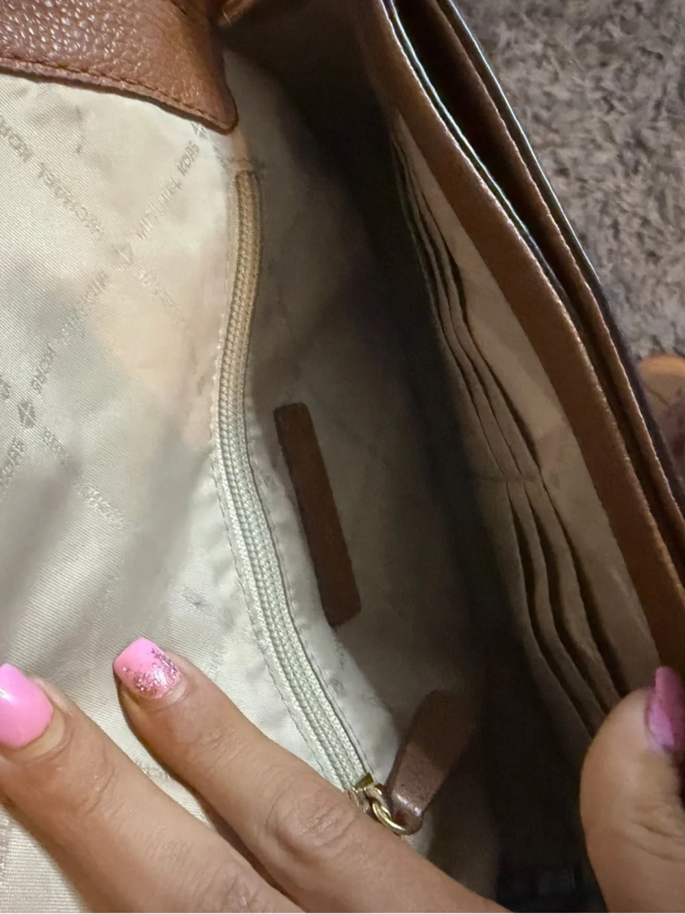 ⭐️Michael Kors Tan Leather Crossbody Bag‎ with Gold Chain